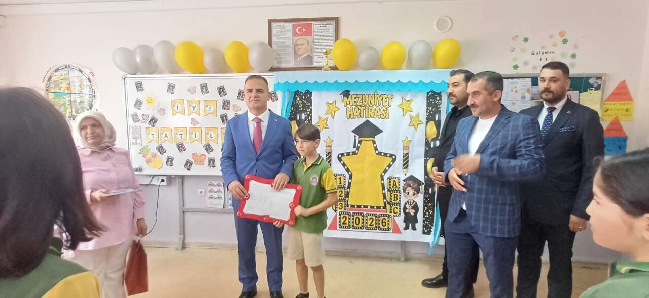 Muğla’da Karne Sevinci: Vali İdris Akbıyık Öğrencilerle Buluştu 6